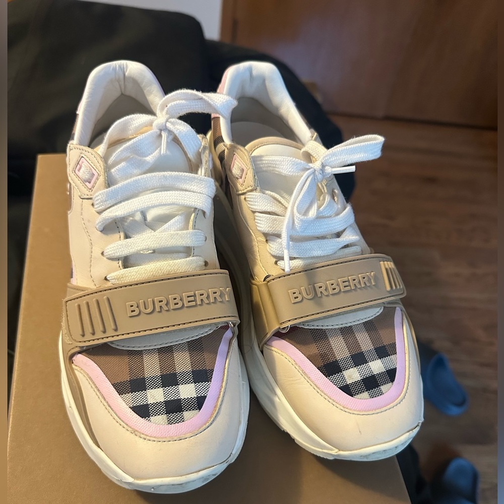 Burberry sneakers